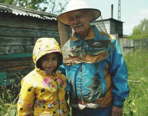 I Was Upset That My Grandfather Only Left Me an Old Apiary until I Looked into the Beehives — Story of the Day